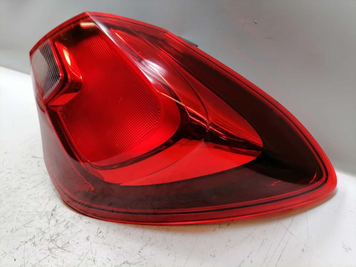 Opel Corsa E original Rücklicht Rückleuchte Schlussleuchte rechts außen 5-Türer Bj.2017